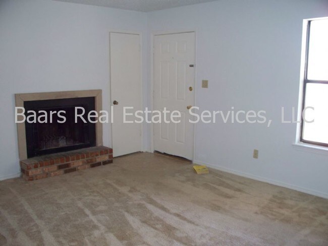 Foto del edificio - 2802 Villa Woods Cir
