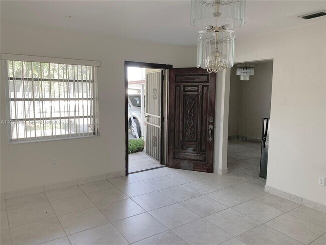 Foto del edificio - 2814 SW 7th St