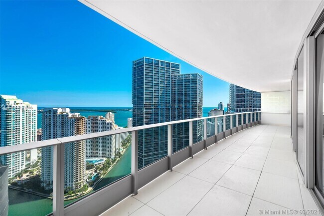 Building Photo - 200 Biscayne Blvd Way