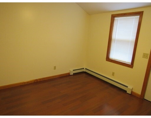 Building Photo - 225 Elm St