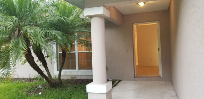 Building Photo - Super 3 Bedroom / I-75 / NEW PRICE