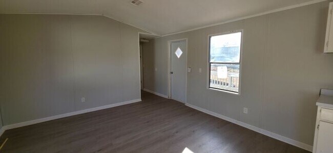 Foto del edificio - New Flooring- Mobile Home - Dacula GA
