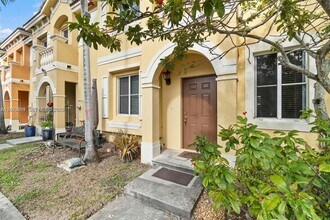 Building Photo - 8988 SW 17th Ct