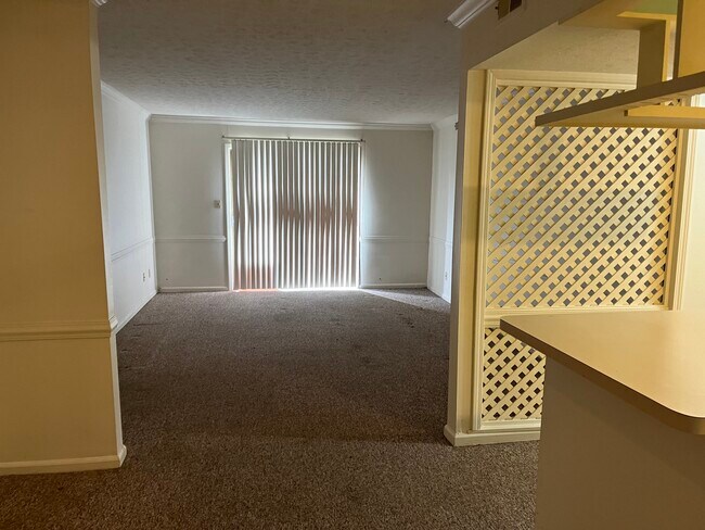 Foto del edificio - 8018 Westover Dr