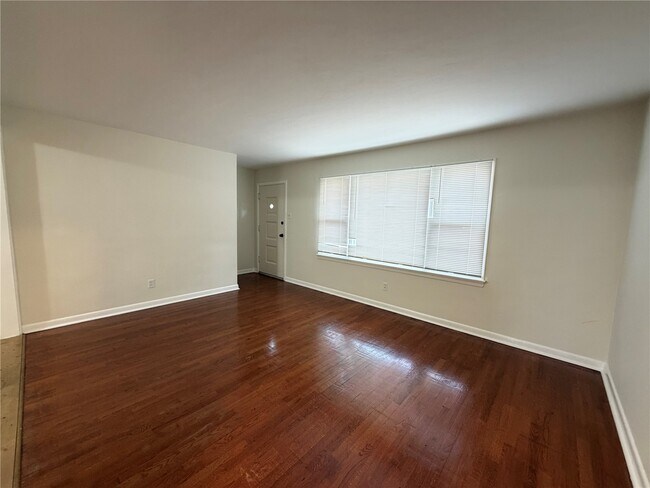 Foto del edificio - 854 Loekes Dr