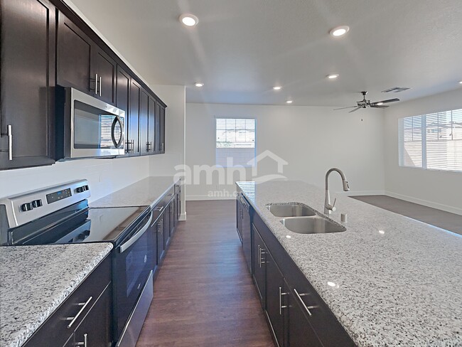 Building Photo - 1710 Viaggio Ave