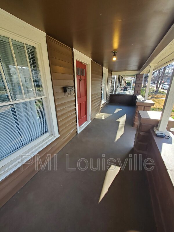 Foto del edificio - 3753 Powell Ave