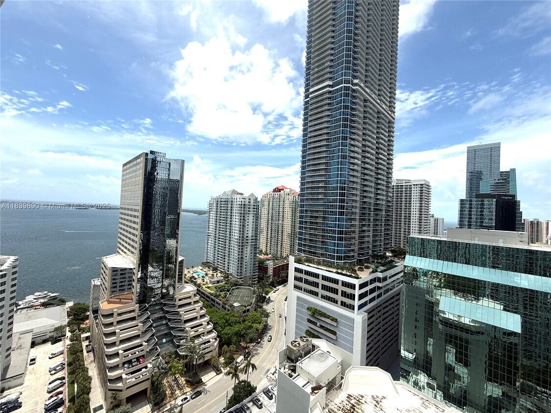 Primary Photo - 951 Brickell Ave