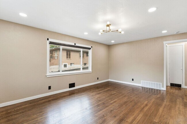 Foto del edificio - 405 Wilhelmia Ave