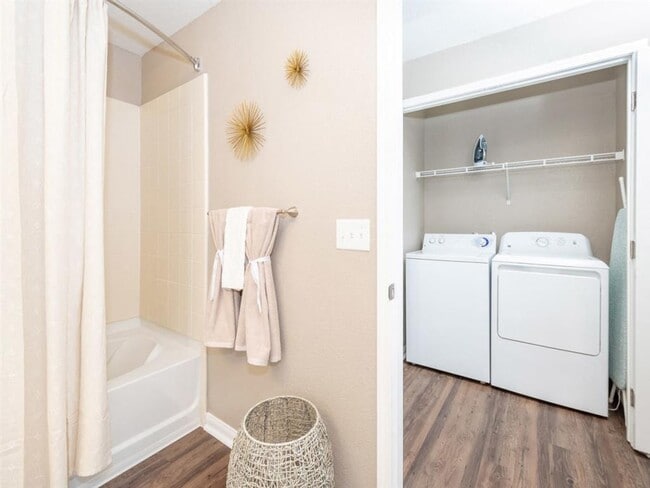 Building Photo - Park Crossing