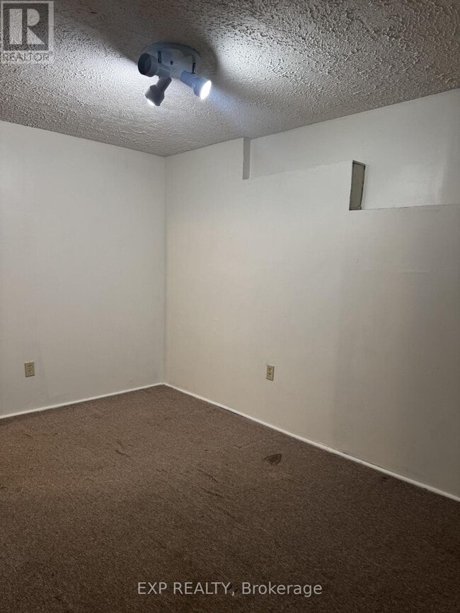 Building Photo - 44 Wright Crescent