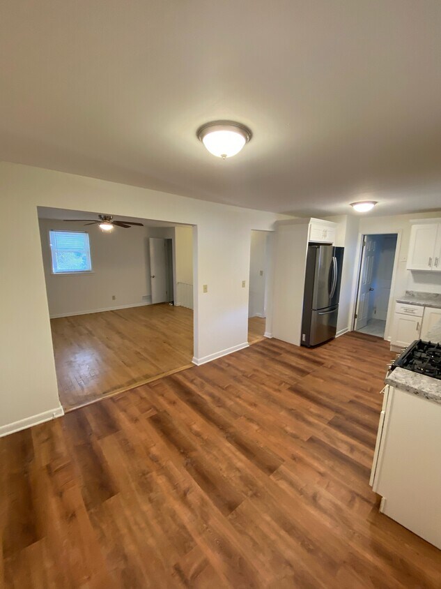 Foto del edificio - 667 E 7th St