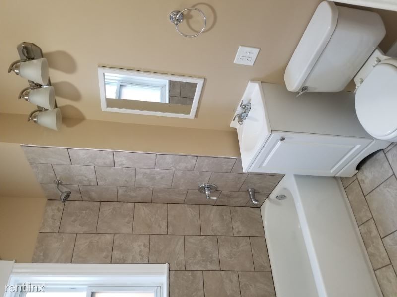 Foto principal - 7734 S Carpenter St