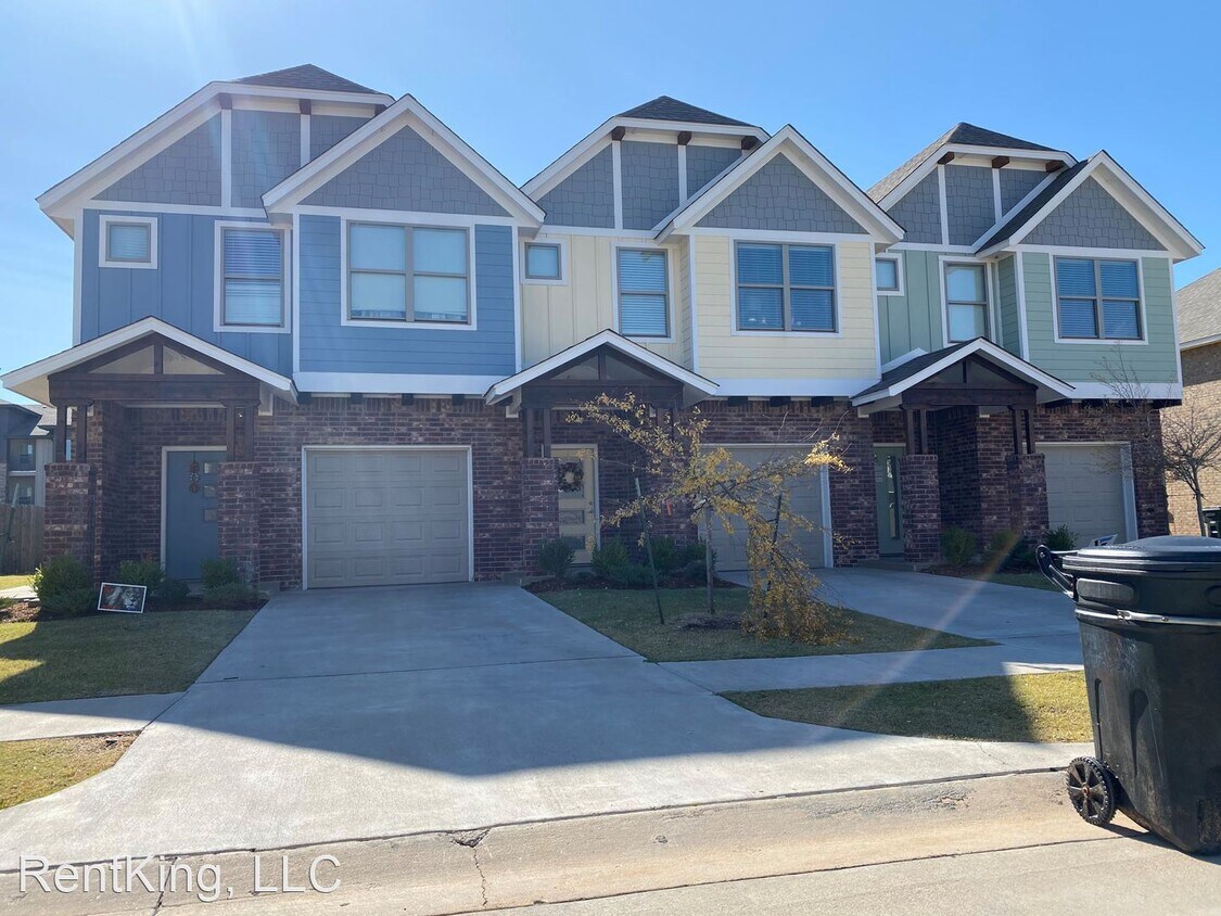 3 br, 2.5 bath House 778 SW 14th Street House Rental in Moore, OK