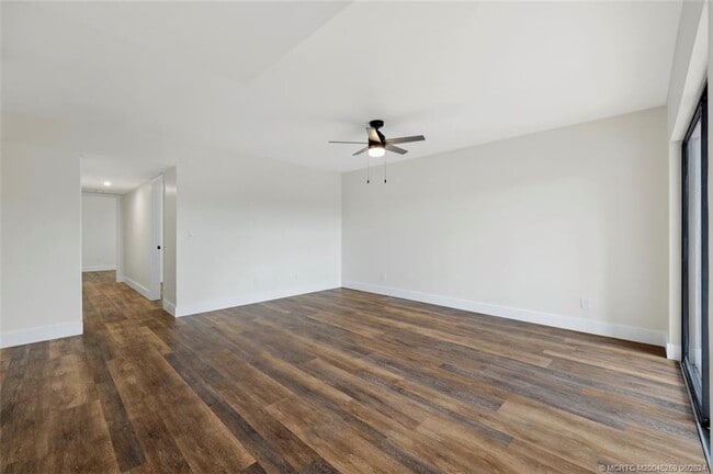 Building Photo - 1210 SE Parkview Pl