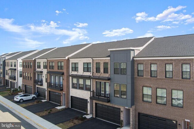 Building Photo - 43421 Farringdon Sq