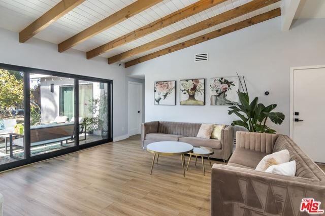Foto principal - 4821 Heaven Avenue, Los Angeles, CA 91364 ...