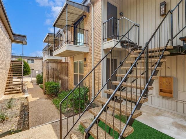 Foto principal - 10216 Regal Oaks Dr
