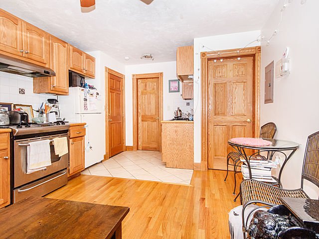 Primary Photo - 65 Anderson St