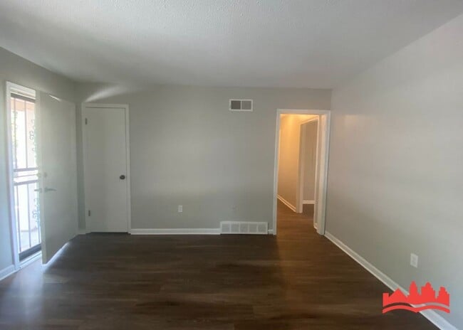 Foto del edificio - 8743 Greenbrook Pkwy