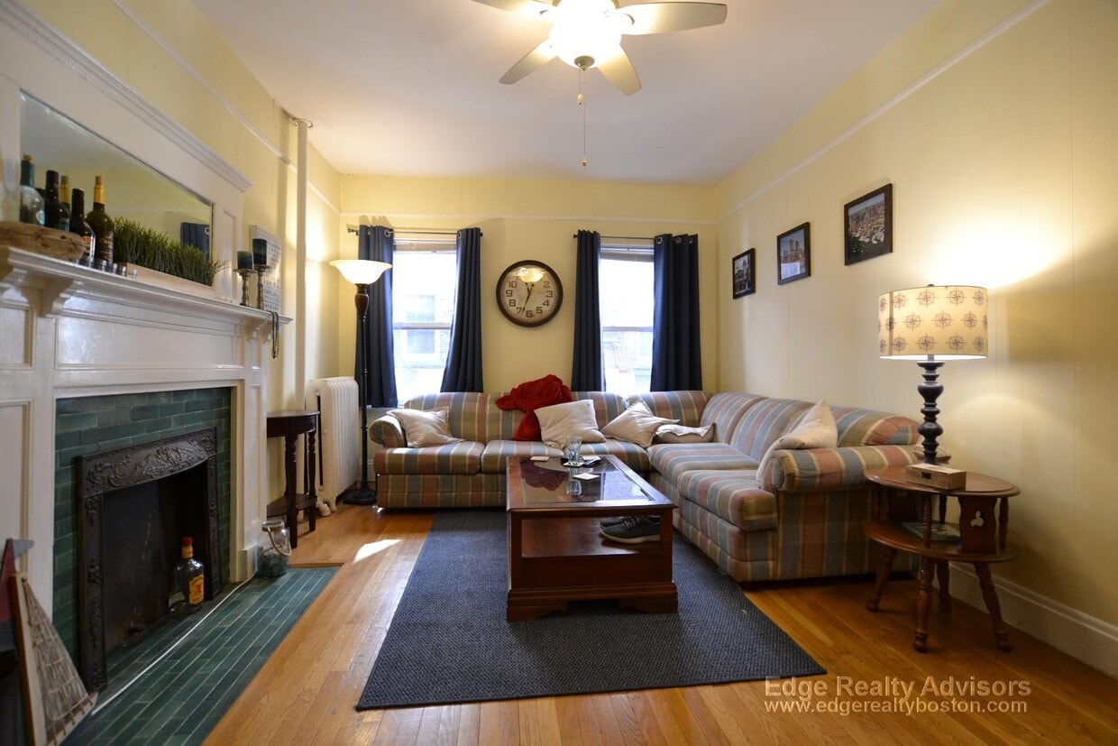 Primary Photo - 1305 Commonwealth Ave