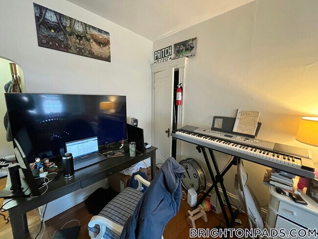 Foto del edificio - 70 Strathmore Rd