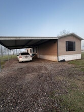 Building Photo - 1081 Mustang Dr