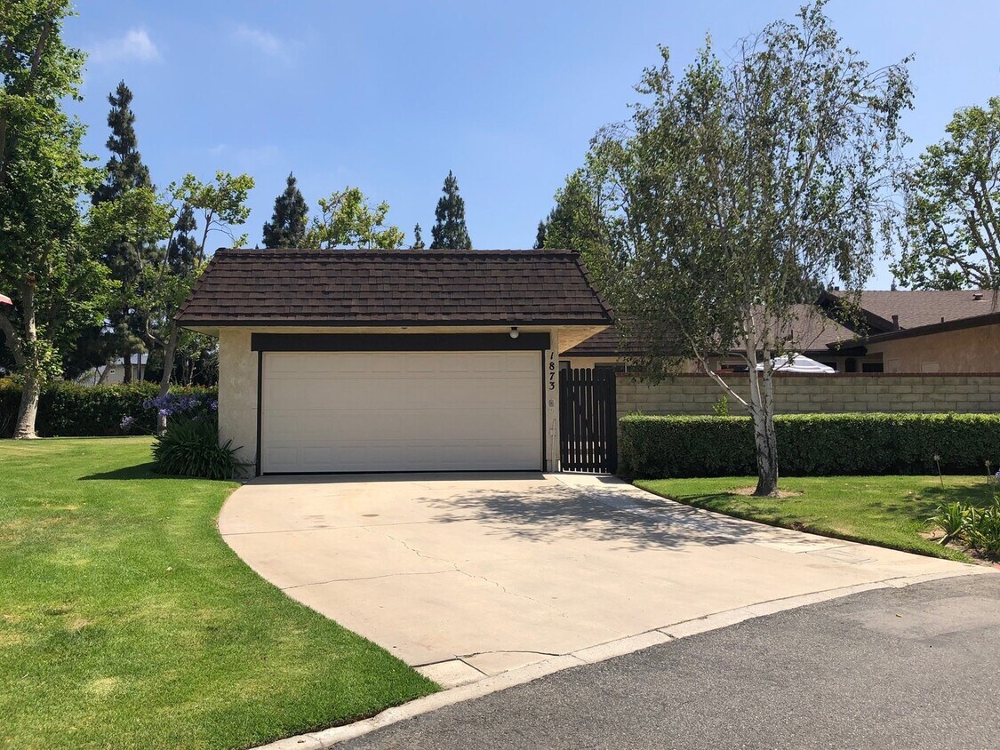 Primary Photo - Peaceful Del Prado Townhome in Camarillo