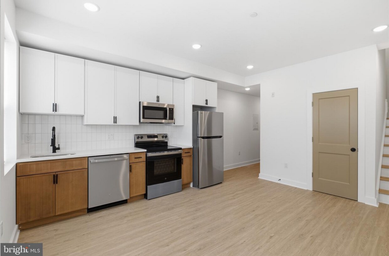 Photo - 4021 Brown St -3