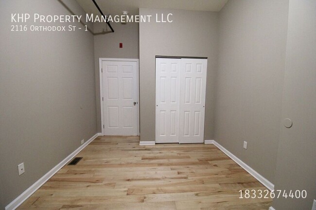 Building Photo - ONE MONTH'S RENT FREE!! Beautiful 1 Bedroo...