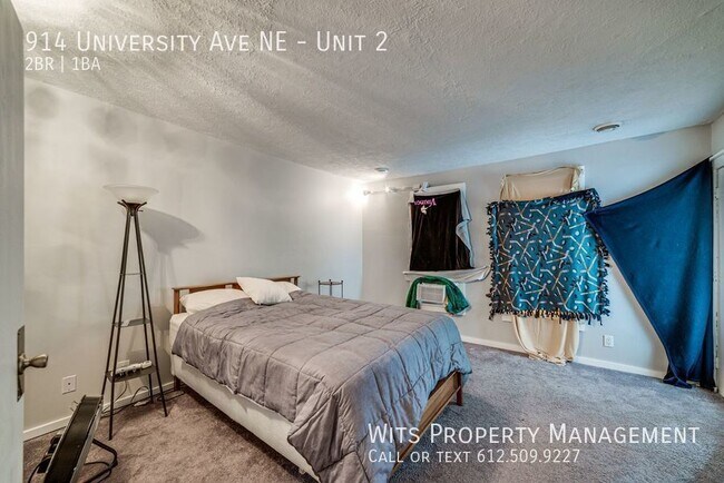 Building Photo - 2 Bedroom Upper Duplex Located in the Hear...