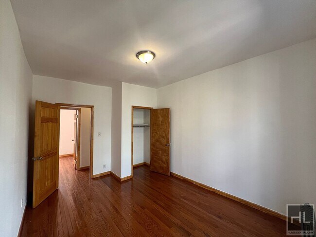 Foto del edificio - BRIGHT, SPACIOUS WASHINGTON HEIGHTS 2BR NE...