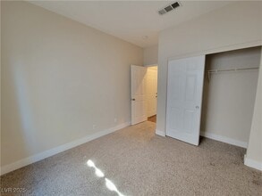 Building Photo - 1153 Country Shadows Way