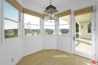 Building Photo - 2020 Palisades Dr