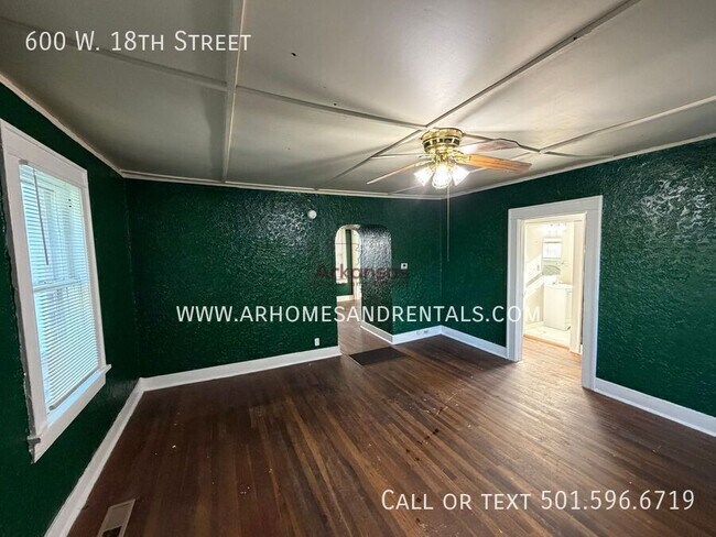 Building Photo - 600 W 18th St