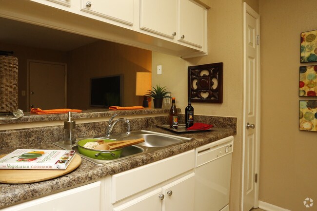 2BR,1.5BA - Apex Hoover
