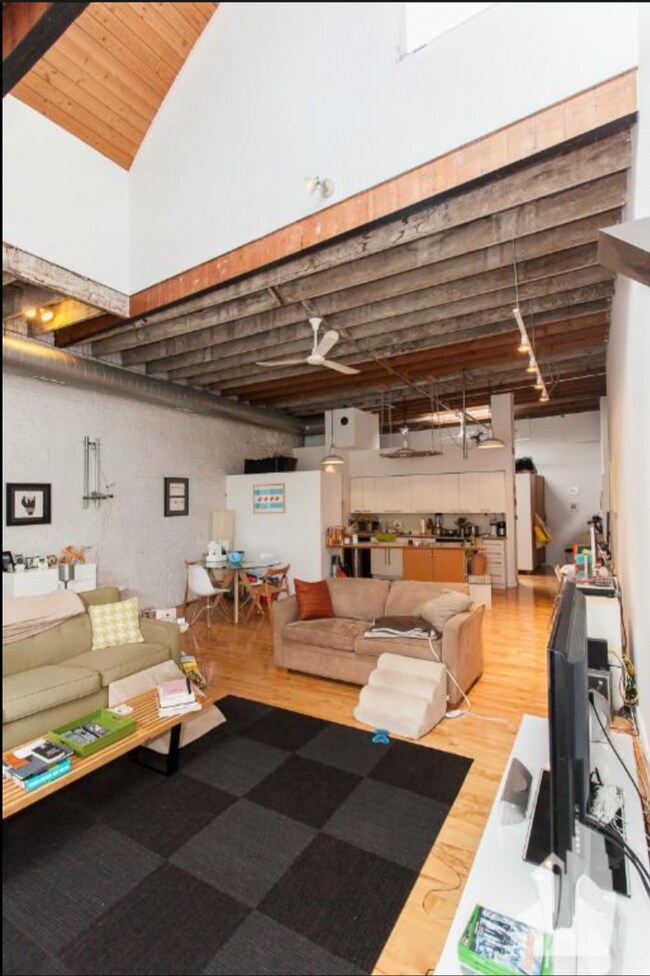 Foto del edificio - 3827 N Ravenswood Ave
