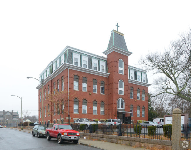 Foto del edificio - 167 Acushnet Ave