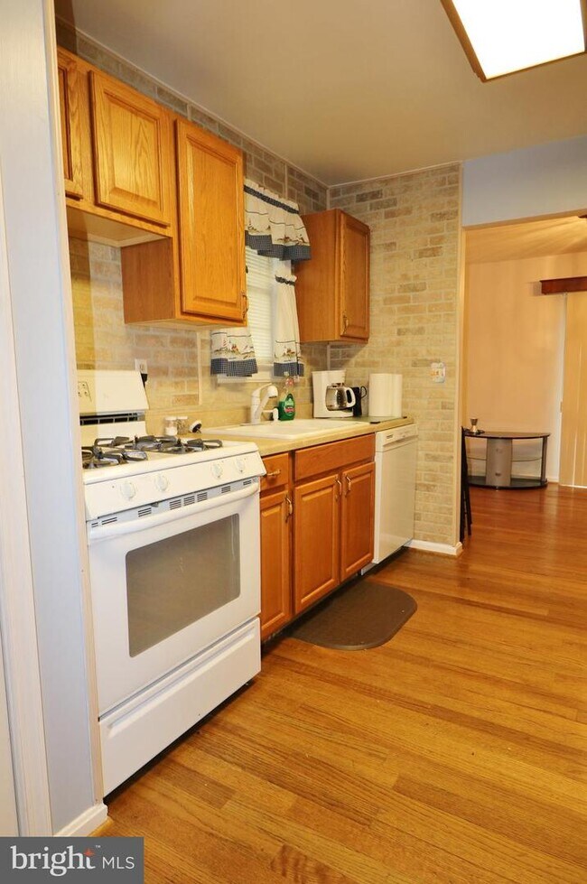 Foto del edificio - 6061 Dawn Dr