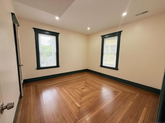 Foto del edificio - 130 Hubinger St