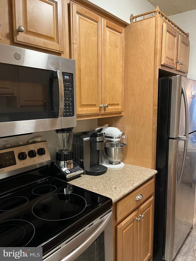 Foto del edificio - 2308 Pond View Dr