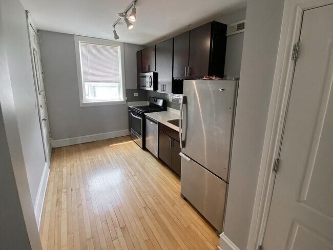 Photo - 3018 N Karlov Ave (Chicago, IL) Apartment
