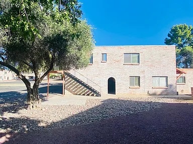 Foto del edificio - FOR RENT