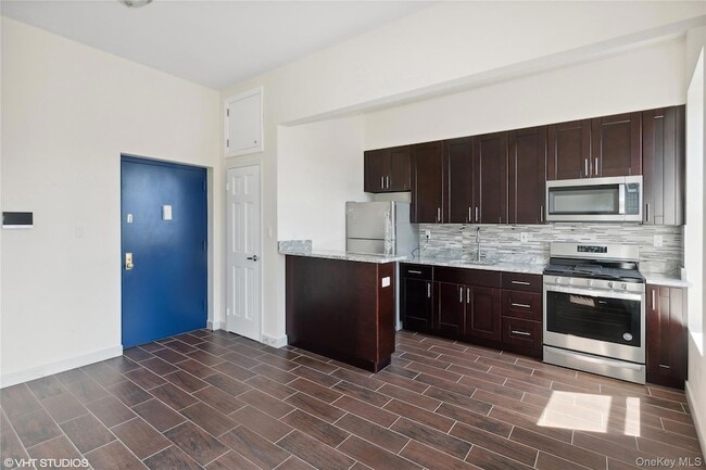 Photo - 311 St Ann's Ave Apartment