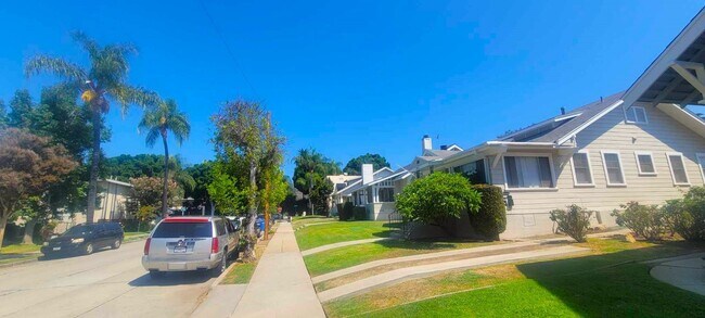 Foto del edificio - 6216 Bright Ave