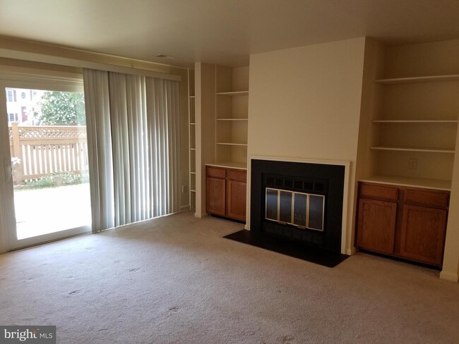 Building Photo - 6913 Sandra Marie Cir