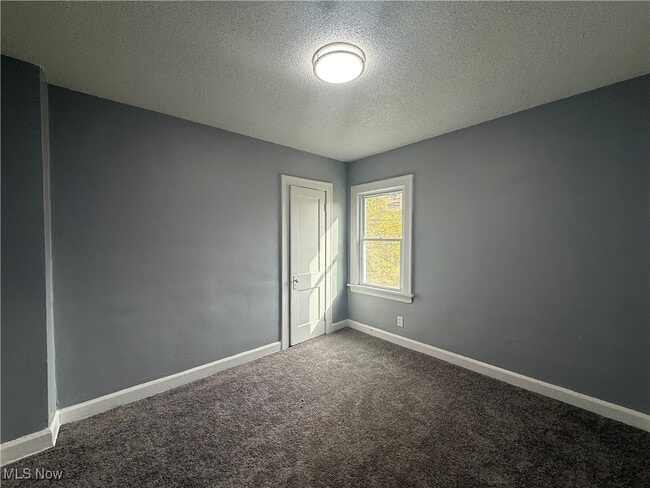 Building Photo - 11205 Notre Dame Ave