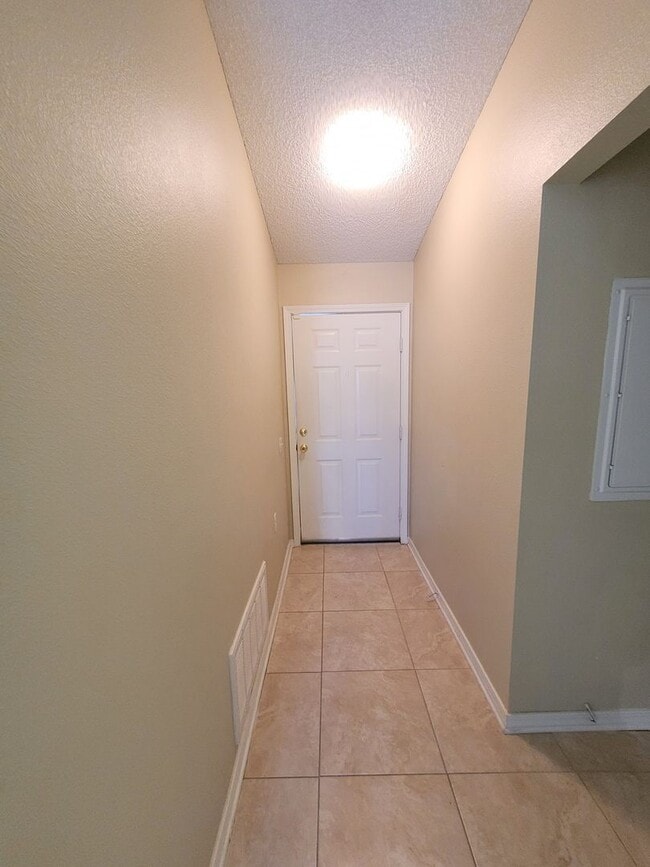 Foto del edificio - 8158 Heirloom Dr