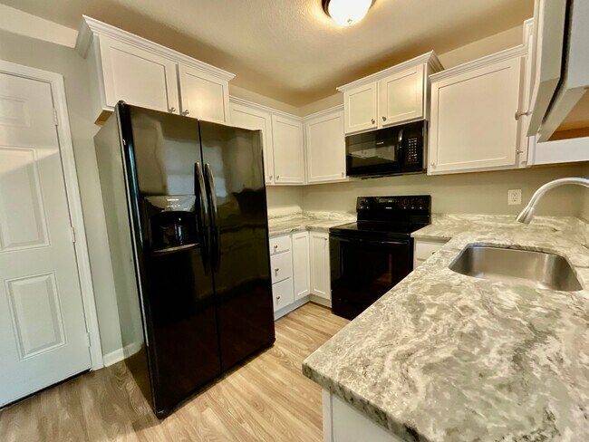 Foto del edificio - 14 Point West Cove