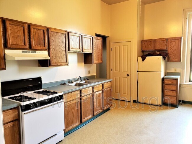 Building Photo - 1533 Brighton Pl